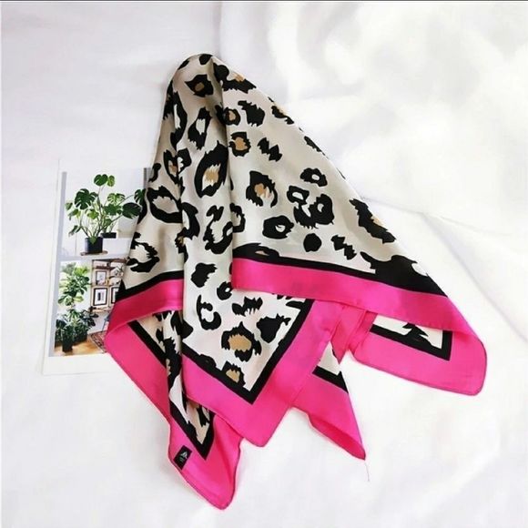 Unique silk scarf - Picture 2 of 5